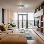 Pass The Keys 3 Bed 2 Bath With Stunning Views From The 8Th Fl