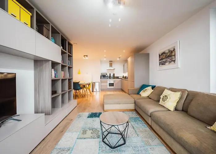 Pass The Keys 3 Bed 2 Bath With Stunning Views From The 8Th Fl