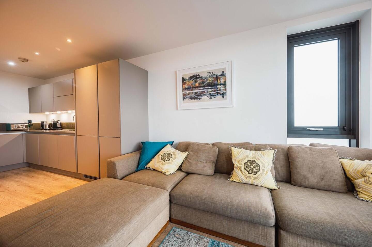 Pass The Keys 3 Bed 2 Bath With Stunning Views From The 8th Fl Appartement *