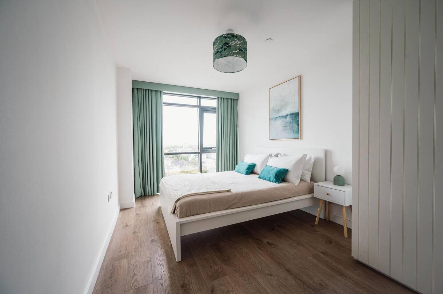 Pass The Keys 3 Bed 2 Bath With Stunning Views From The 8th Fl Appartement Londres