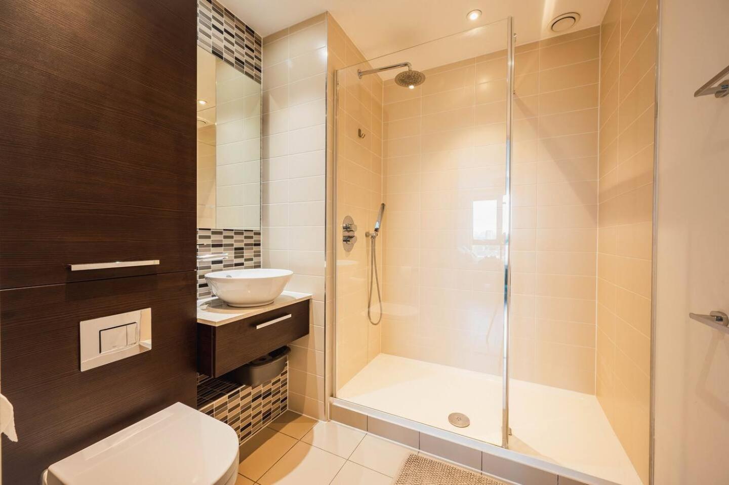 Pass The Keys 3 Bed 2 Bath With Stunning Views From The 8th Fl Appartement