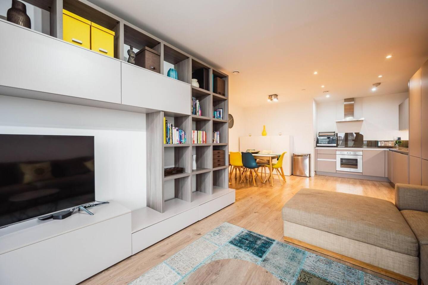 Pass The Keys 3 Bed 2 Bath With Stunning Views From The 8th Fl Appartement Londres