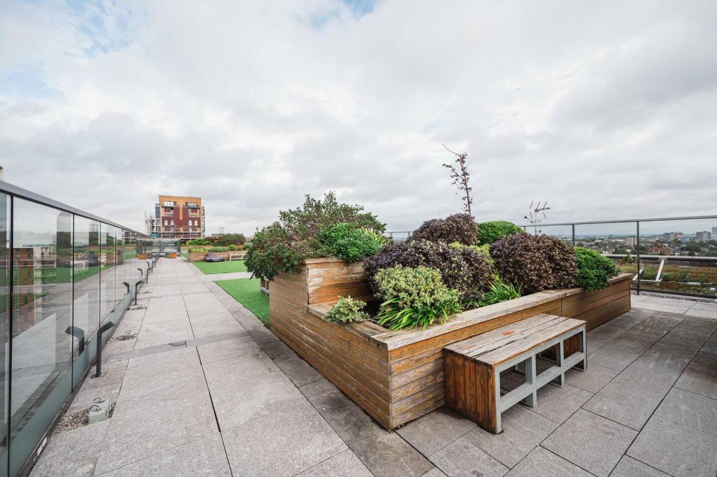 Pass The Keys 3 Bed 2 Bath With Stunning Views From The 8th Fl Londres