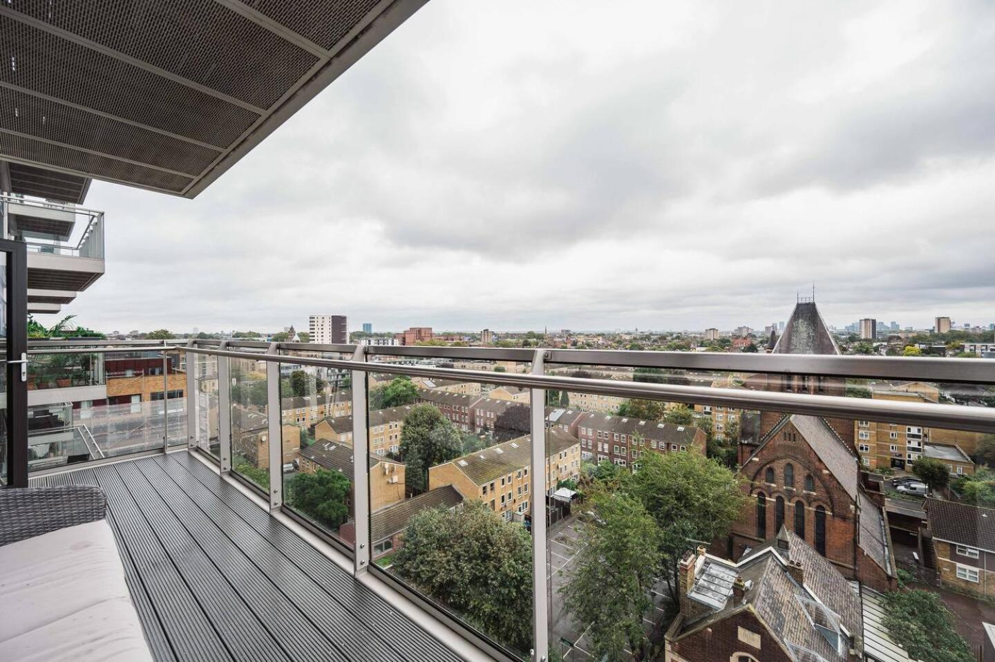 Pass The Keys 3 Bed 2 Bath With Stunning Views From The 8th Fl * Londres