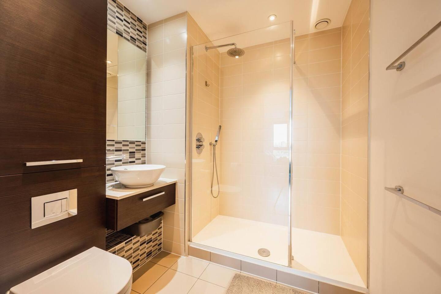 Pass The Keys 3 Bed 2 Bath With Stunning Views From The 8th Fl Appartement *