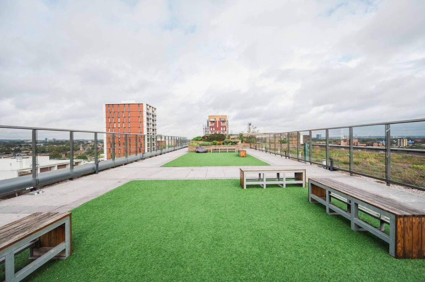 Pass The Keys 3 Bed 2 Bath With Stunning Views From The 8th Fl Appartement Londres