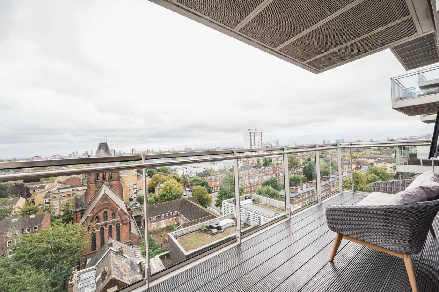 Pass The Keys 3 Bed 2 Bath With Stunning Views From The 8th Fl Londres