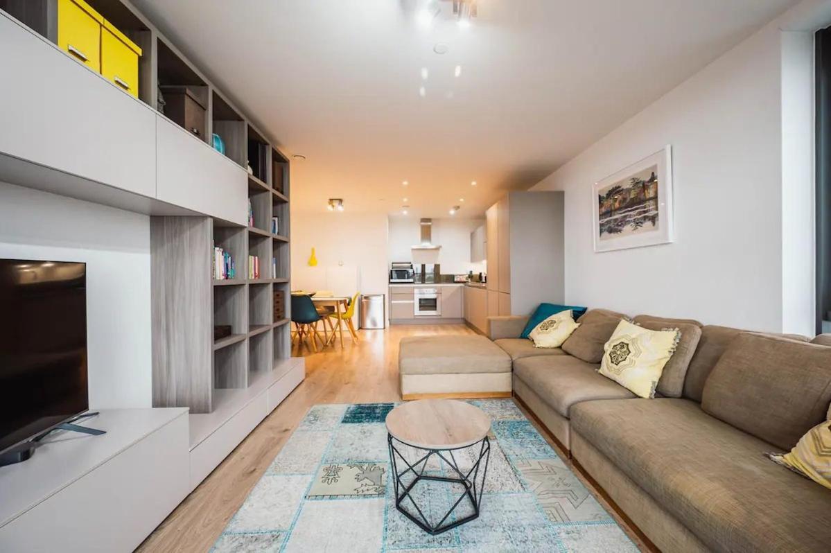 Pass The Keys 3 Bed 2 Bath With Stunning Views From The 8th Fl * Londres
