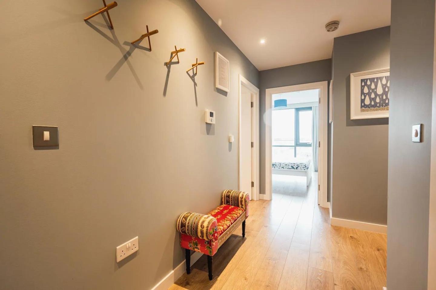 Pass The Keys 3 Bed 2 Bath With Stunning Views From The 8th Fl