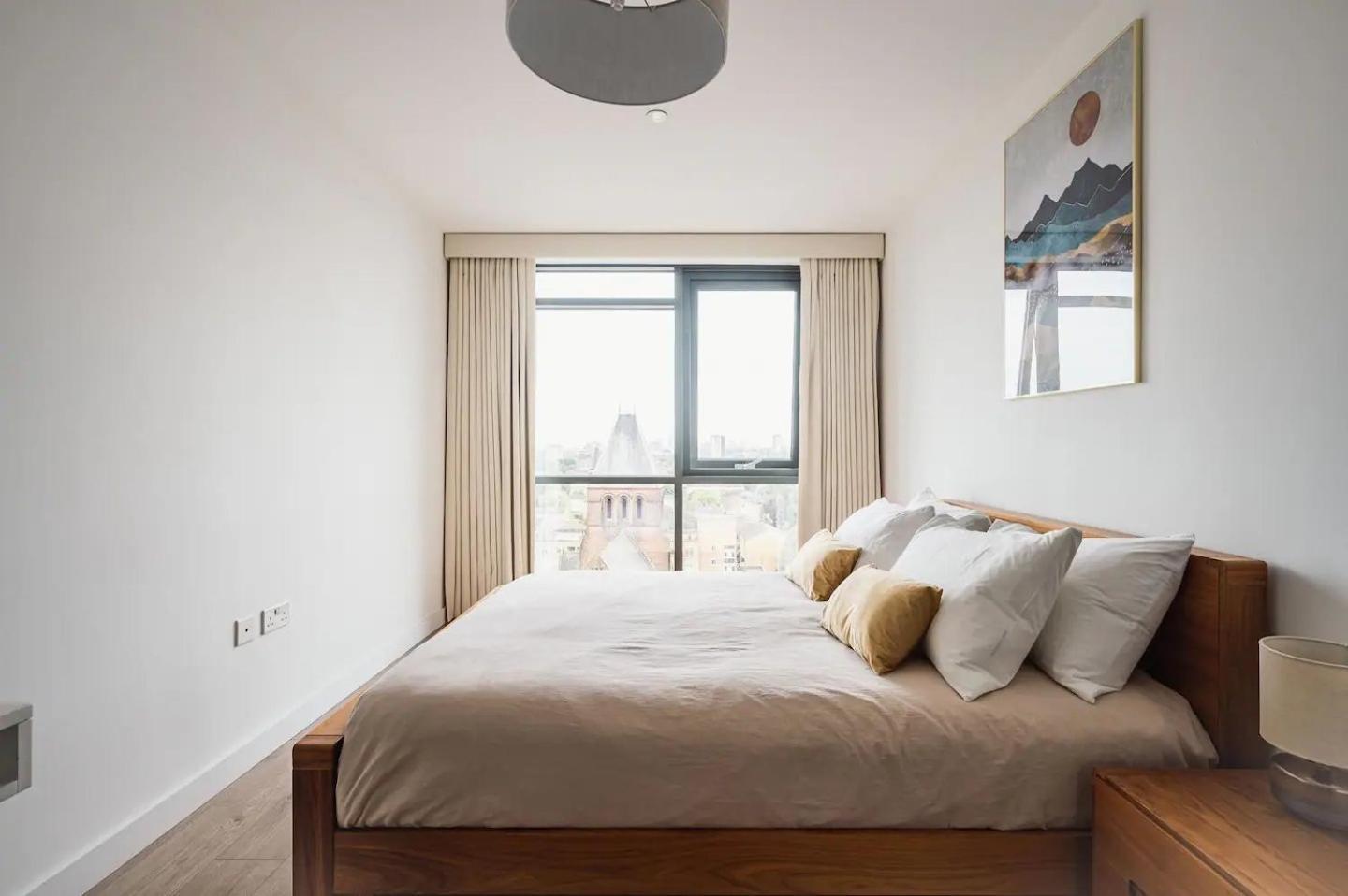 Pass The Keys 3 Bed 2 Bath With Stunning Views From The 8th Fl *